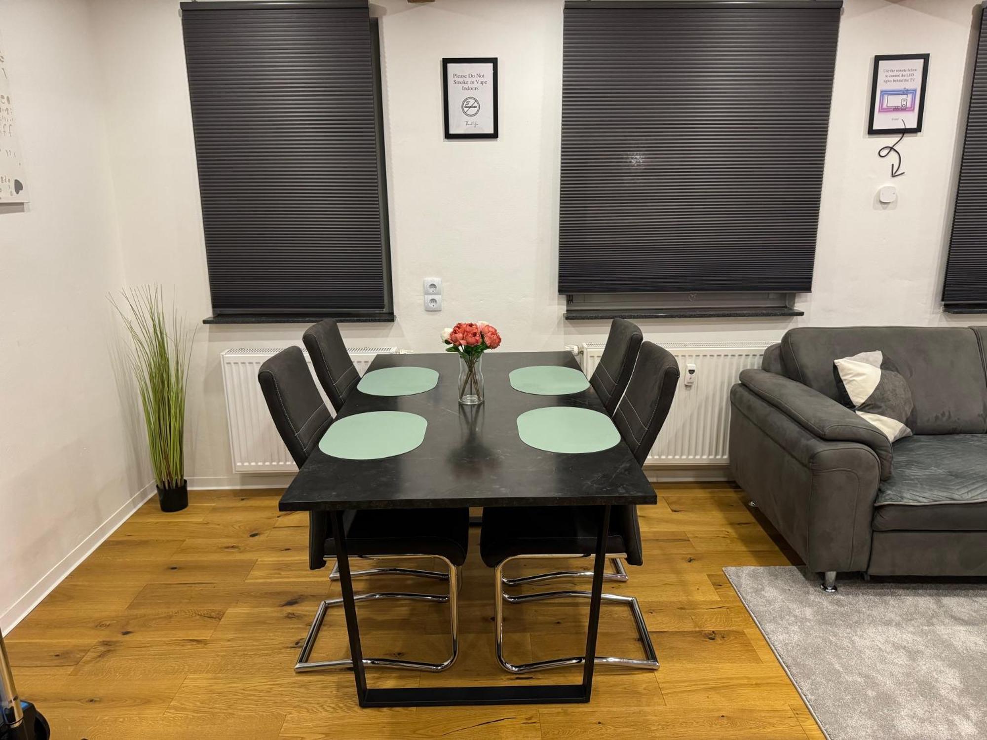 Best Central Apartment - Am Marktplatz - Up To 5 - Next To Frankfurt And Hanau - Coffee And Snacks - Netflix, Prime, Disney Nidderau ภายนอก รูปภาพ